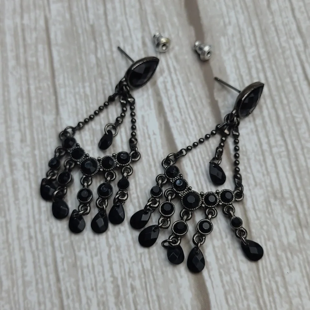 BLACK BEADED DANGLING CHANDLER PIERCED EARRINGS